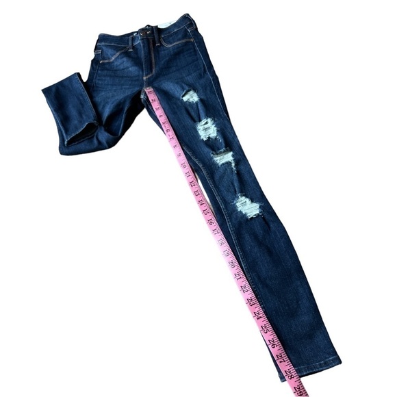 NWT Hollister Curvy High Rise Distressed Jean Leggings, Size 00R 23x28 - Picture 8 of 10